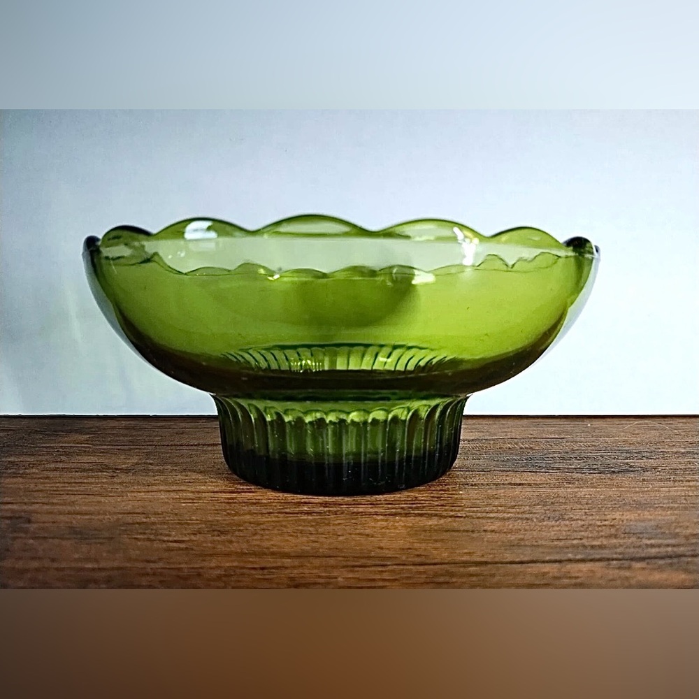 Vintage E. O. Brody M2000 7" Diameter Green Glass Bowl